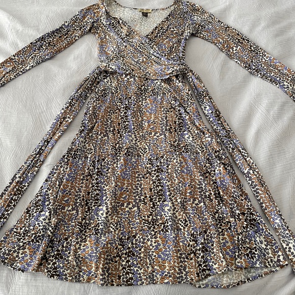 ISSA Wrap dress - Picture 2 of 3